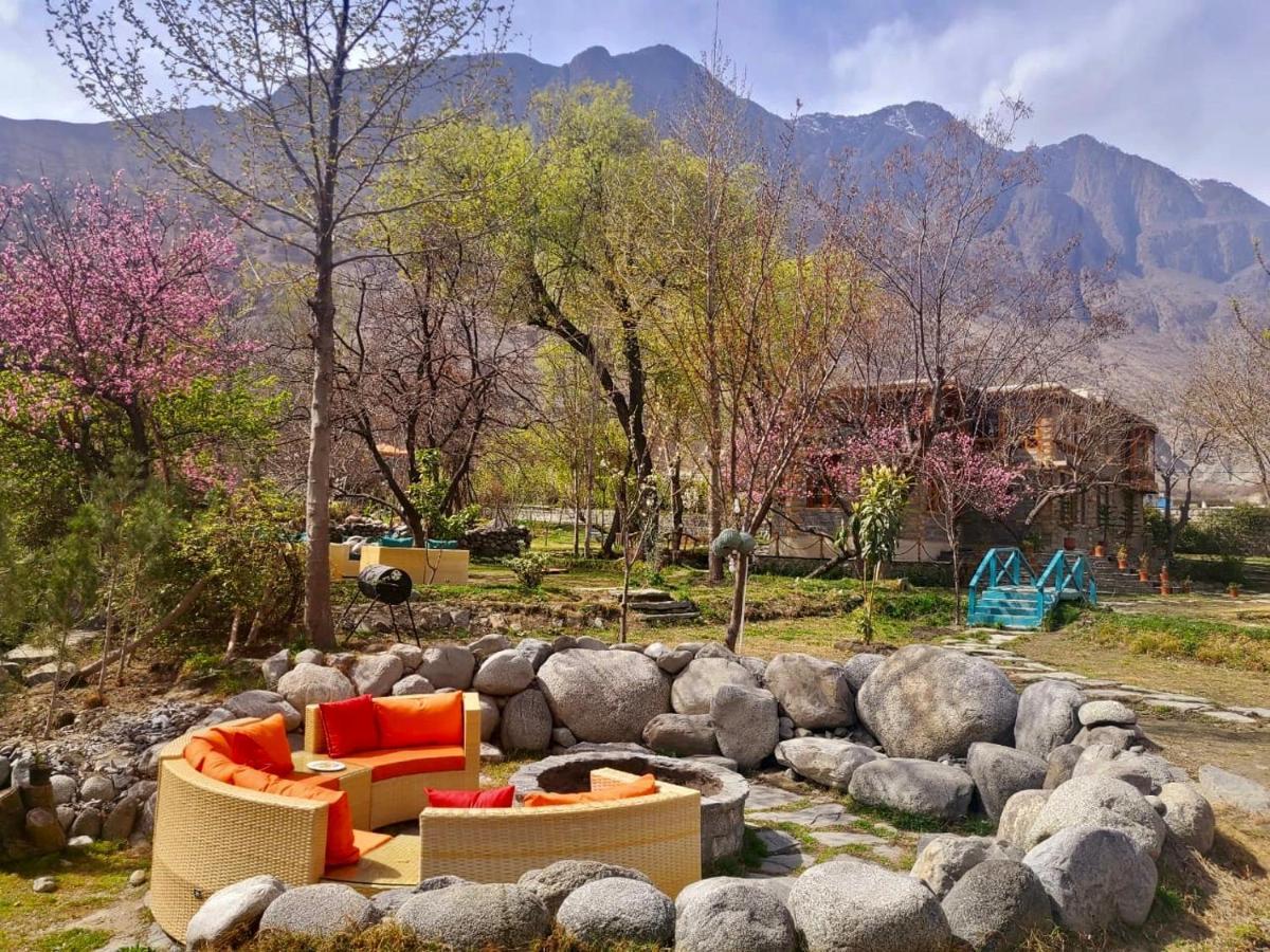 Riverdale Resort Gilgit Buitenkant foto